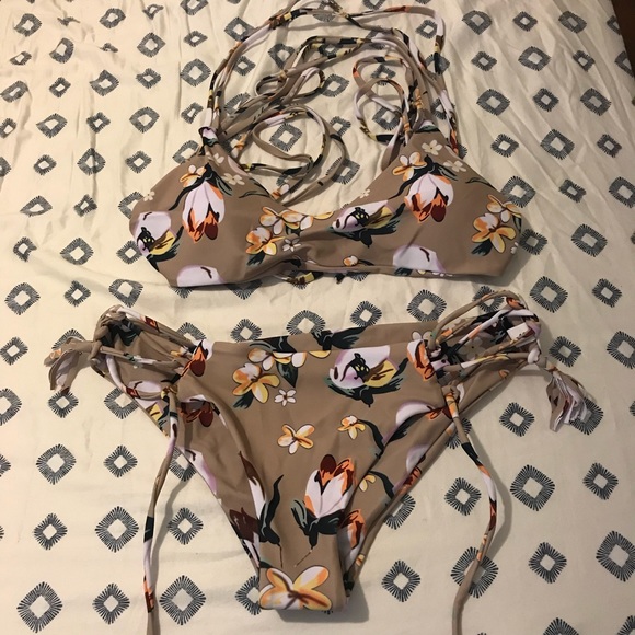 NWT lace up tropical floral bikini swimsuit - Picture 2 of 5